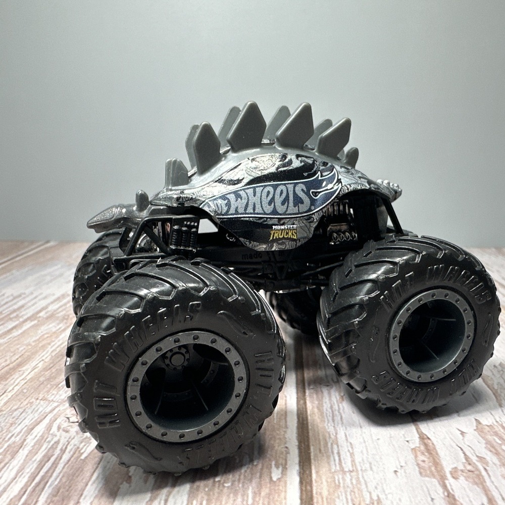 Hot Wheels Monster Truck Motosaurus Stegosaurus Dinosaur 1:64